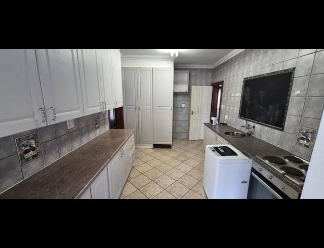 FARM FOR SALE IN RASLOUW AH